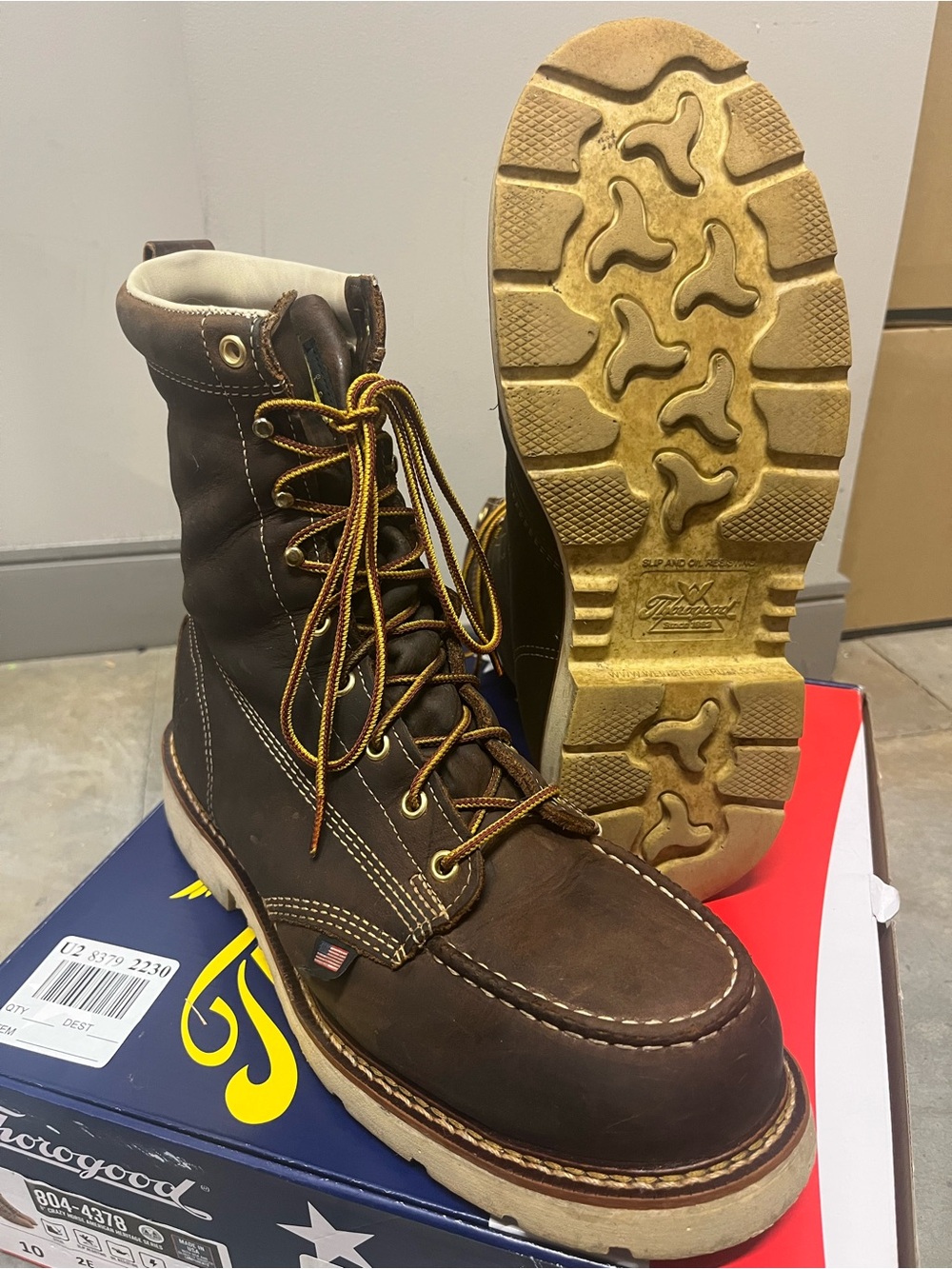 Thorogood Men’s Brown Moc Toe Work Boots - Picture 3 of 6